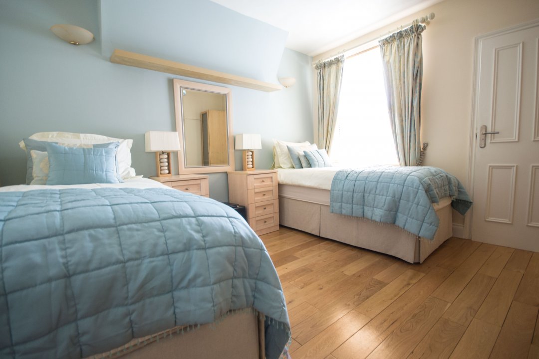 Room2